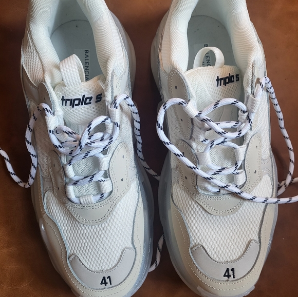 Triple S - Picture 7 of 7